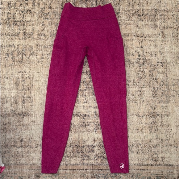 V Back Leggings - Picture 1 of 3
